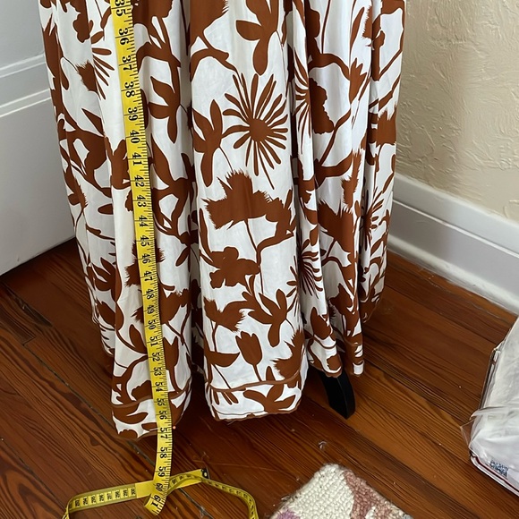 NWT Aakaa Caramel & Cream Floral Maxi w/Tie Front and Back hidden Zipper Size M - Picture 8 of 8
